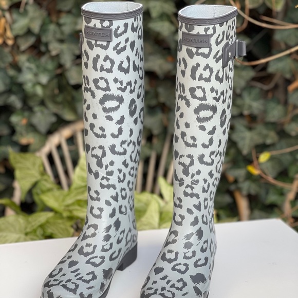 SOLD HUNTER BOOTS ⭐️ - Picture 3 of 8